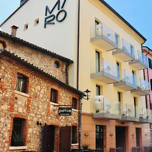 Miro' 3*, Garda (Verona) İtalya